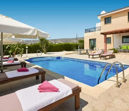 Melina Coral Bay Peyia